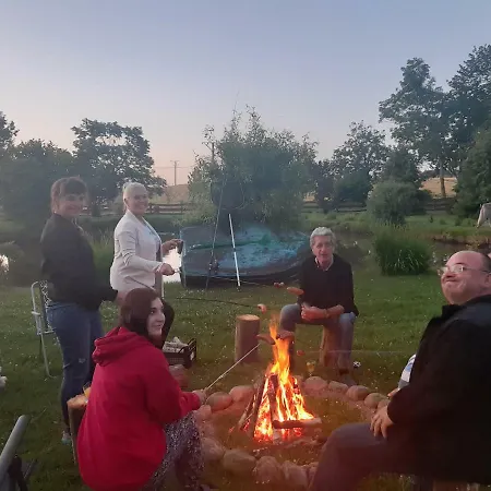 Nad Stawem Mazuchowka Фермерский дом *